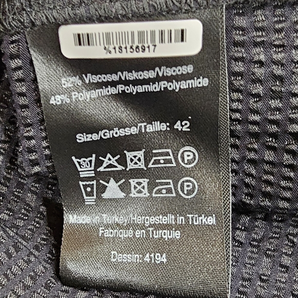 Baum und Pferdgarten Blouse Women's Size Large Black Tiered Ruffled Crop Sleeves - Picture 11 of 15